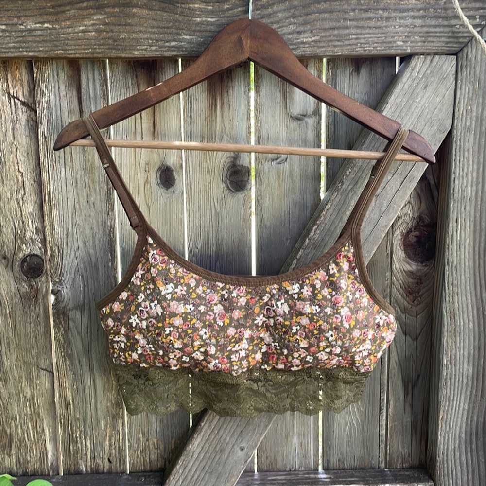 PACT bra, women’s large. I wore this once but the fit didn’t quite work for me.